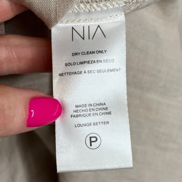 NWT NIA Beige Neutral Oversized Linen Blend Button Down Long Sleeve Top Size Med - Picture 6 of 10